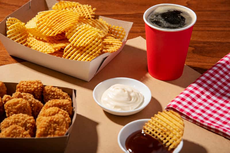 Фастфуд ведет к раку легких: ученые из Китая провели масштабное исследование