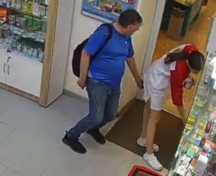 В Ангарске мужчина пытался засунуть камеру фармацевту под халат: полиция объявила его в розыск