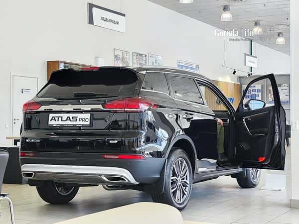 В России ломаются автомобили Geely: компания назвала причину и пообещала обновление ПО