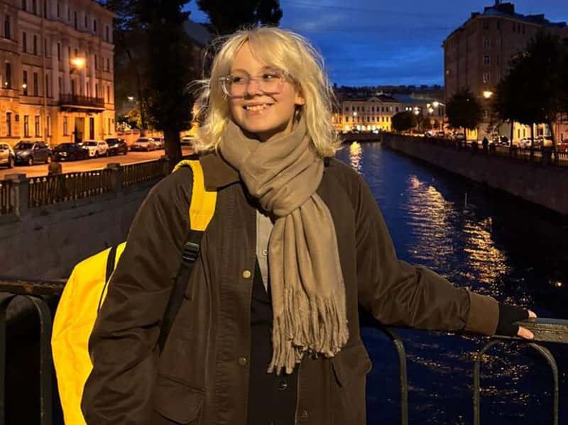 Диана Логинова и музыкант повторно задержаны по статье о массовых мероприятиях в Петербурге