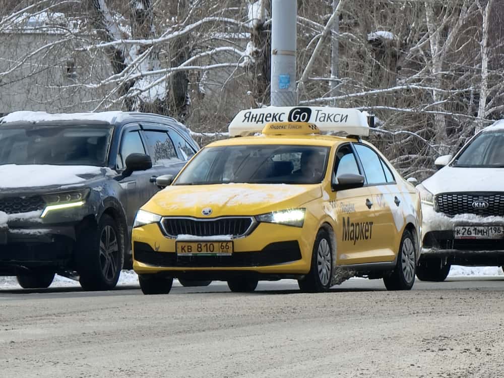 В Красноярске водитель такси перевел себе 150 тысяч со счета клиента