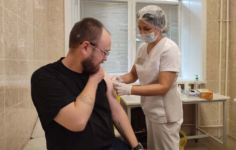 Эксперт: привитые тоже могут заразиться гриппом — что важно знать