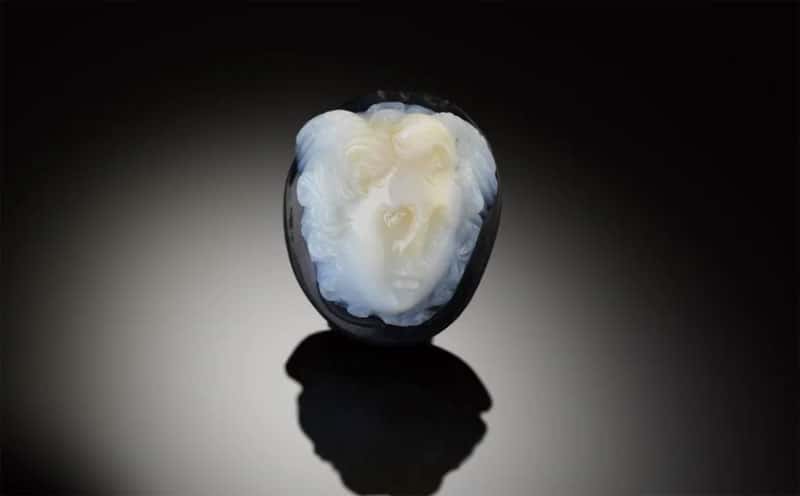 В Австрии нашли римскую камею с Медузой — редкий амулет из II века