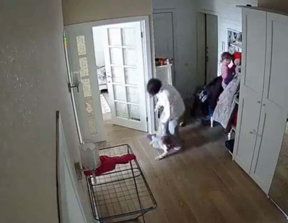 «Дети в опасности»: отец из Казани два года пытается забрать детей у неадекватной матери