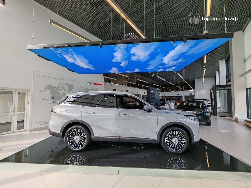 Продажи иностранных автомобилей в России упали почти на 40% в 2025 году