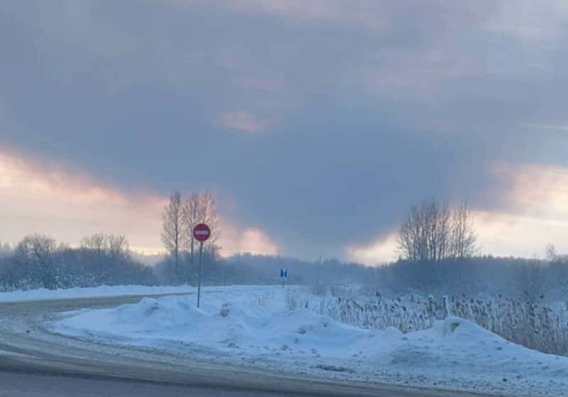 В Рыбинске жители жалуются на дым и запах гари из-за сжигания кур на фабрике
