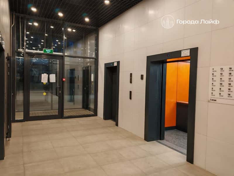 В московской многоэтажке грузовой лифт упал в шахту с пассажирами