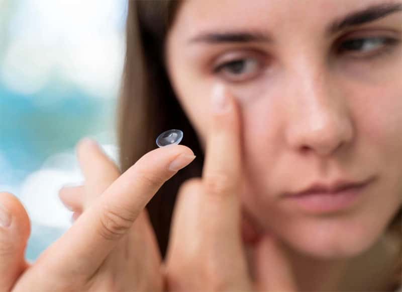 Ночные линзы привели к тяжелой инфекции: жительнице Новосибирска удалили глаз