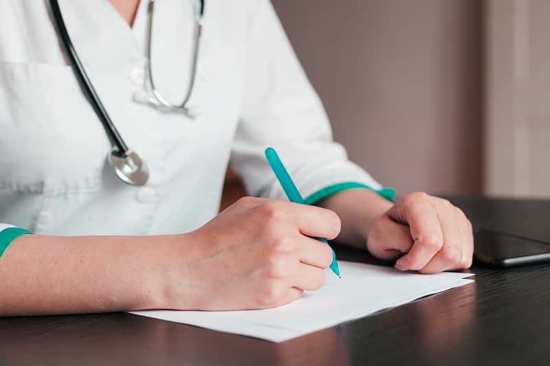 Врач объяснил, как отличить грипп от ОРВИ и когда срочно вызывать скорую