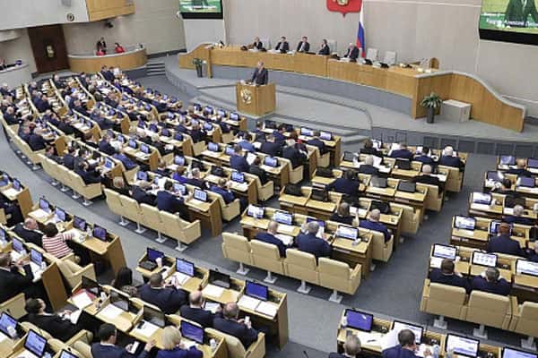 Депутаты Госдумы предложили отменить обязательную регистрацию по месту жительства