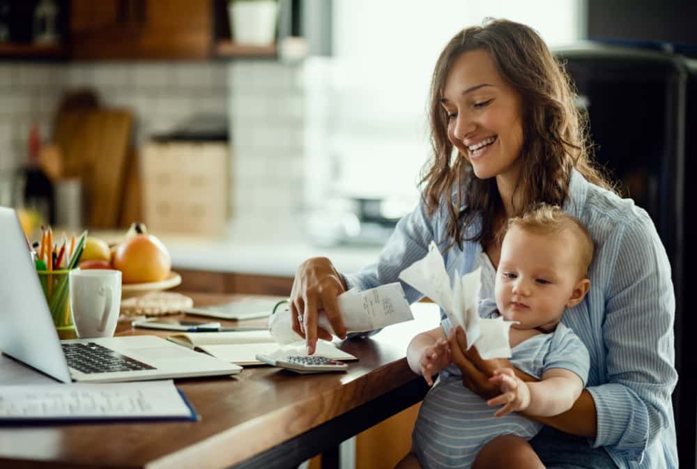 Маткапитал предложили увеличить в 2 раза: сейчас хватает лишь на 8 м² вместо нормы 18 м²