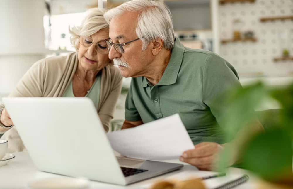 Если работали в 90-е, идите в архив — это увеличит вашу пенсию на 30%