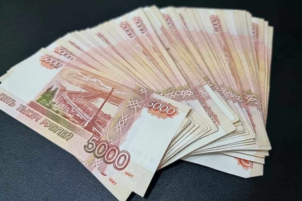 В России предложили поднять МРОТ до 60 тысяч рублей — минимальную зарплату хотят увеличить более чем в два раза