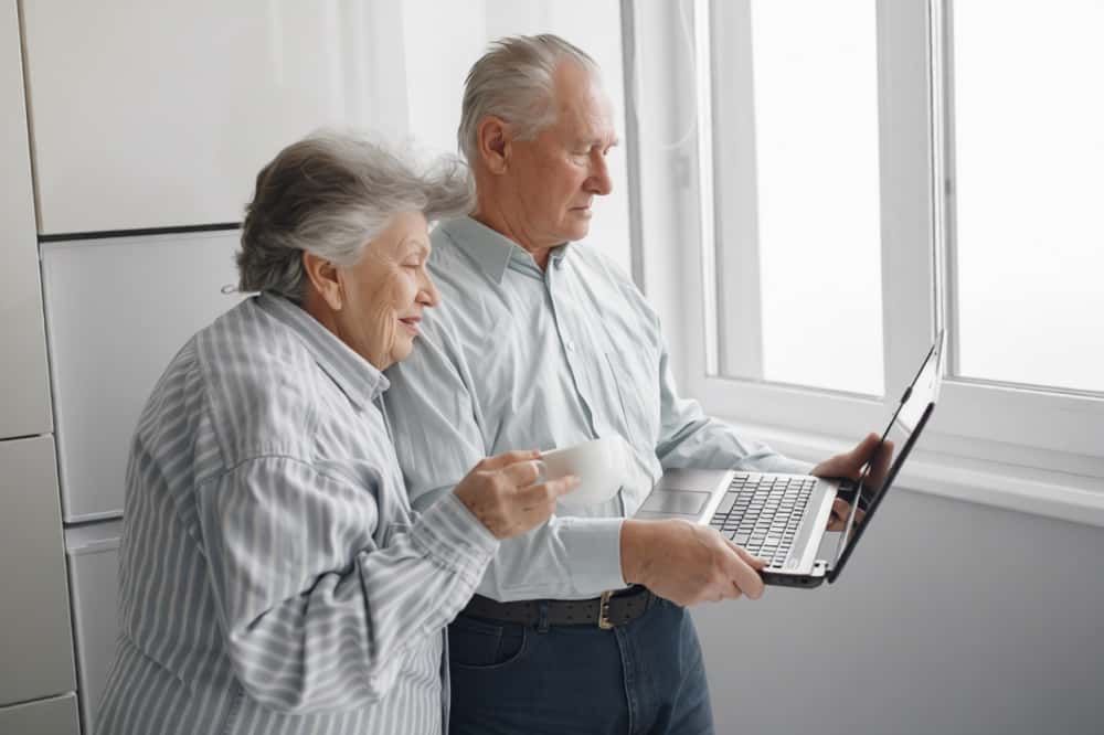 Думала, пенсию могут отменить, если не снимать деньги — оказалось, всё иначе