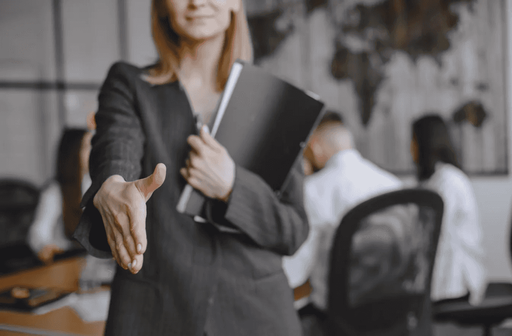 Почему бизнес массово отказывается от «идеальных» сотрудников: неожиданный тренд, который меняет рынок труда в России