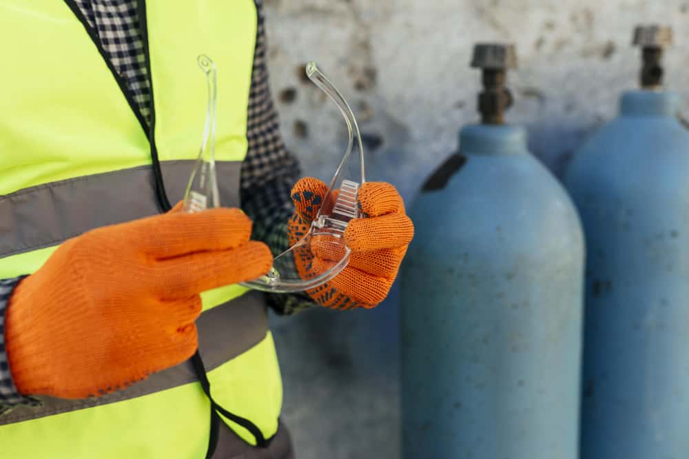 Ко мне пришли "газовщики" — и я чуть не попалась! Как распознать мошенников в униформе