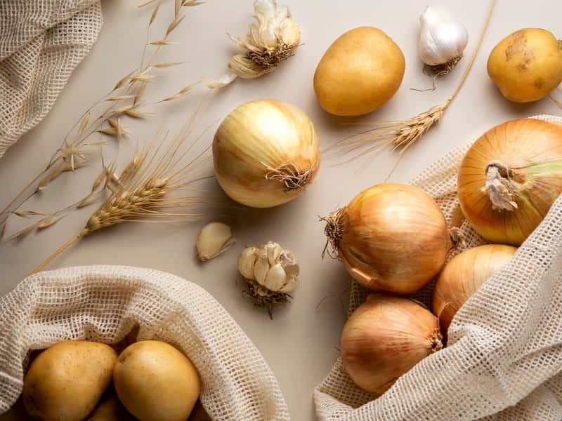 Режете лук и плачете? 5 способов нарезать лук без слёз: проверенные советы шеф‑поваров