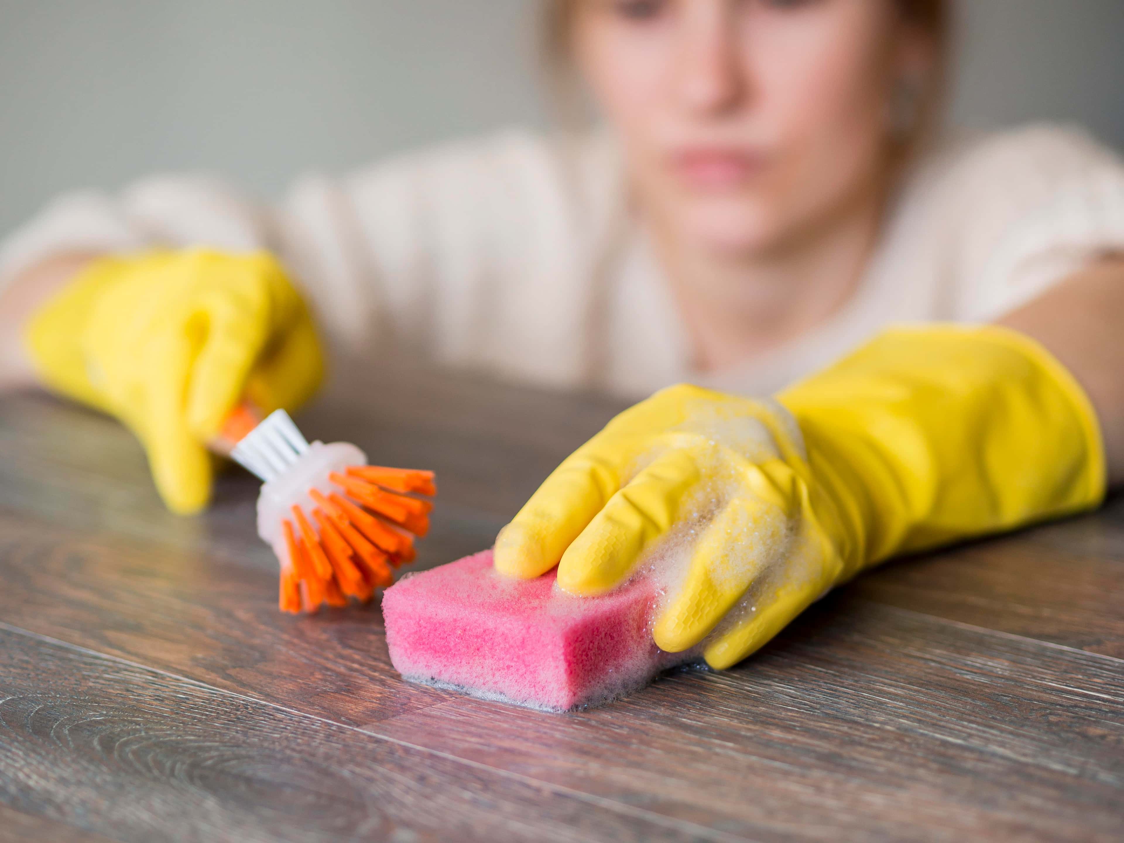 Уксус + туалетная бумага: неожиданный секрет идеальной уборки - дёшево и эффективно