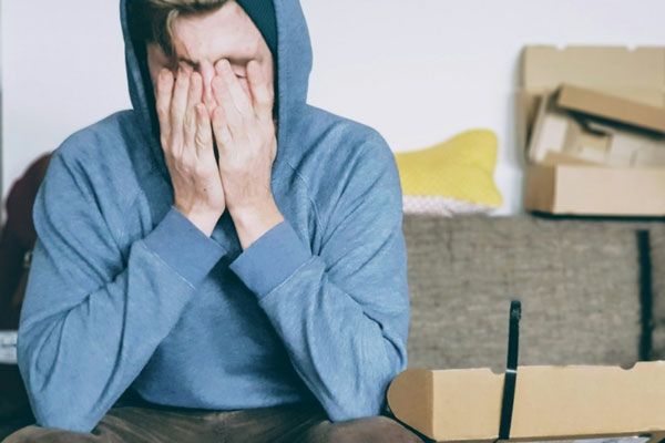 Врачи рассказал, как режим труда и отдыха влияет на уровень стресса | Врач Музыка объяснил, чем хронический стресс опаснее зависимостей