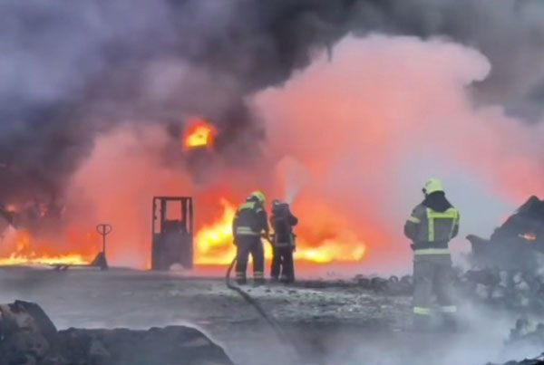 Подмосковный Красногорск накрыло густым дымом из-за пожара на складе с резиной | Крупный пожар разгорелся на предприятии в подмосковном Красногорске