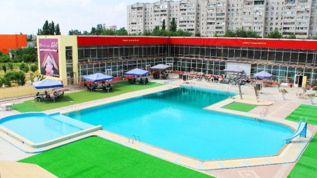 В Волгограде 4-летний мальчик разбил голову в гостиничном бассейне