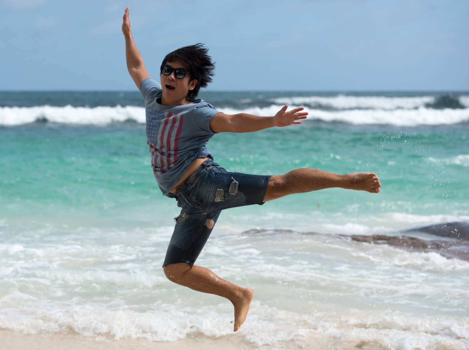 Сегодня на ТНТ премьера нового комедийного сериала «Остров»