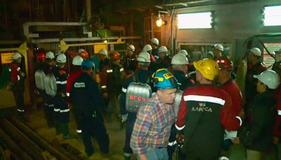 МЧС ввело режим ЧС в якутском поселке Мирный из-за аварии на руднике