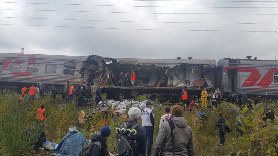 Количество пострадавших при столкновении поезда и грузовика в ХМАО выросло до 15