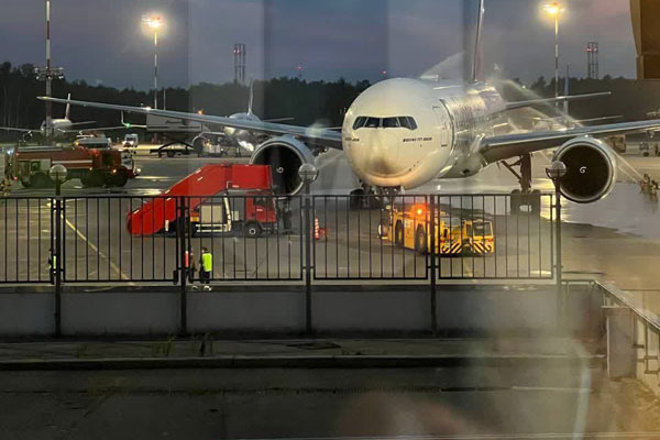 В Пулково задымился самолет Boeing 777, который должен был лететь в ОАЭ