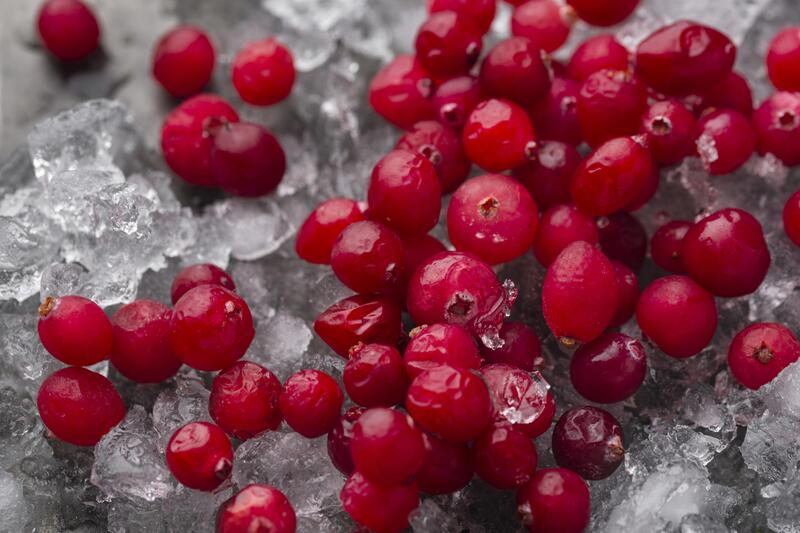 Фрукты и ягоды в России взлетели в цене | "Коммерсант": фрукты и ягоды в России подорожали на 26% за год