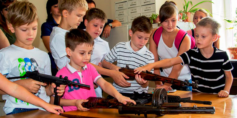 В День семьи, любви и верности сотрудники кубанского Главка привели на работу своих детей