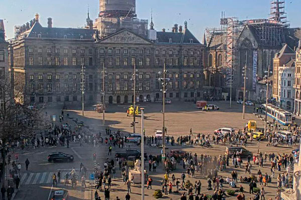 Неизвестный напал с ножом на прохожих в центре Амстердама. Пострадали 5 человек | В Амстердаме неизвестный напал с ножом на прохожих, 5 человек пострадали