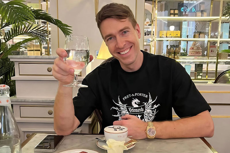 Алекс Лесли обвинён в призывах к изнасилованию: суд запретил его материалы | Суд запретил распространение курсов и лекций блогера Алекса Лесли