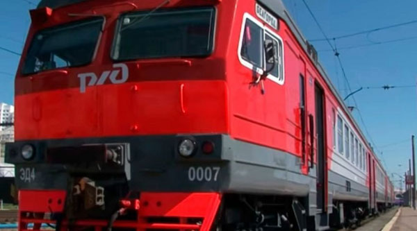 Отправленный в Москву после ЧП с мостом резервный поезд из Брянска задержался | Отправленный из Брянска в Москву резервный поезд с пассажирами не приехал