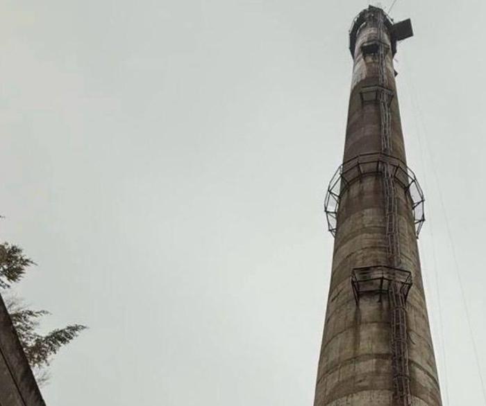 В Петербурге экстремалка погибла в день рождения, сорвавшись с трубы ТЭЦ | Женщина разбилась насмерть, упав с трубы ТЭЦ в Павловске