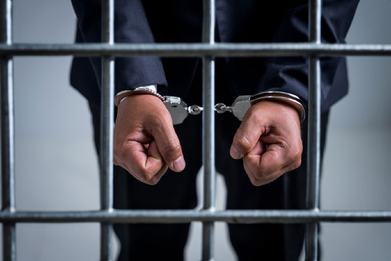 Скандал в Минобороны: задержан офицер за взятку в особо крупном размере!  | Задержан офицер Минобороны за взятку: новые подробности и арест еще одного чиновника