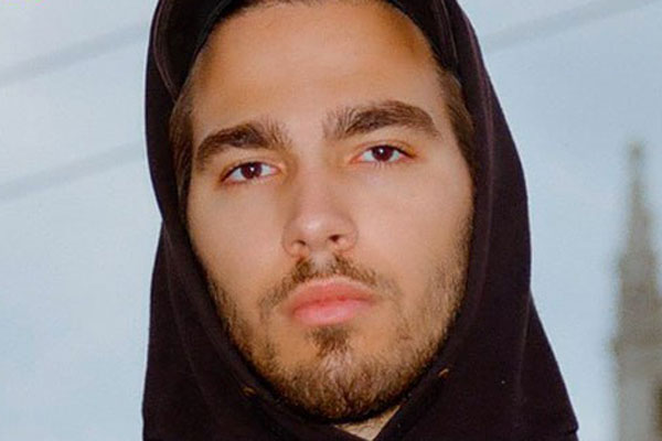 Музыкант Петар Мартич начал борьбу за право остаться в России