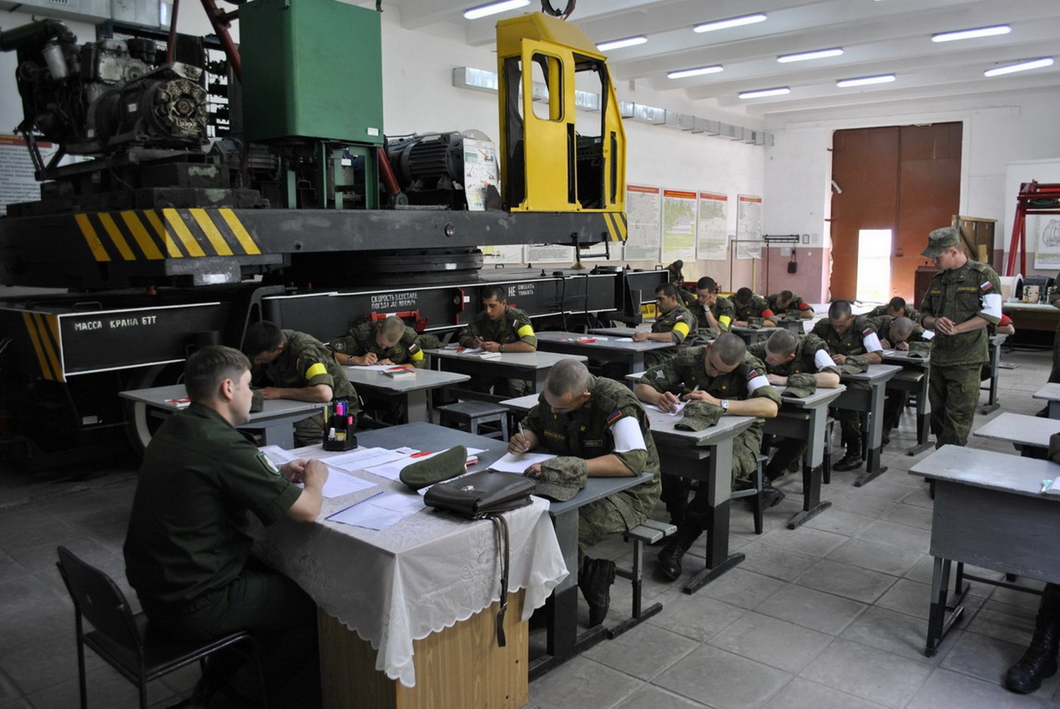 Комитет Совфеда одобрил законопроект об установлении призывного возраста с 18 по 30 лет