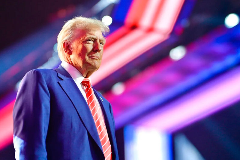 Трамп анонсировал разговор с Путиным об Украине 19 мая | Трамп сообщил о предстоящем разговоре с Путиным 19 мая