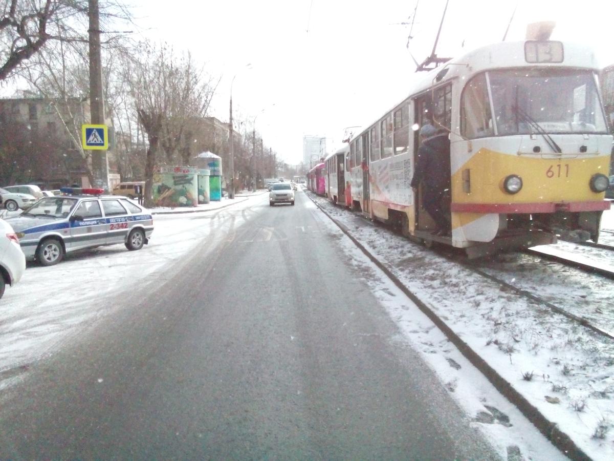 Свердловская Госавтоинспекция обеспокоена участившимися случаями наездов на пешеходов на переходах