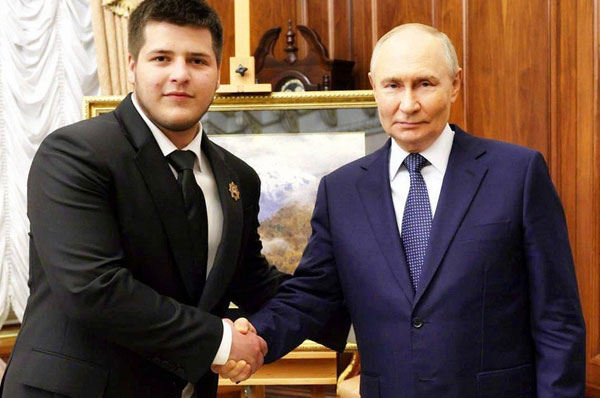 Встреча сына Кадырова и Путина: особое уважение к семье и поздравление с свадьбой | Президент России встретился с сыном Рамзана Кадырова и поздравил его с бракосочетанием