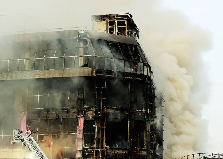 Жильцы сгоревших домов в Костроме жалуются на мародеров и бездействие администрации | Погорельцы в Костроме остались без помощи после поджога