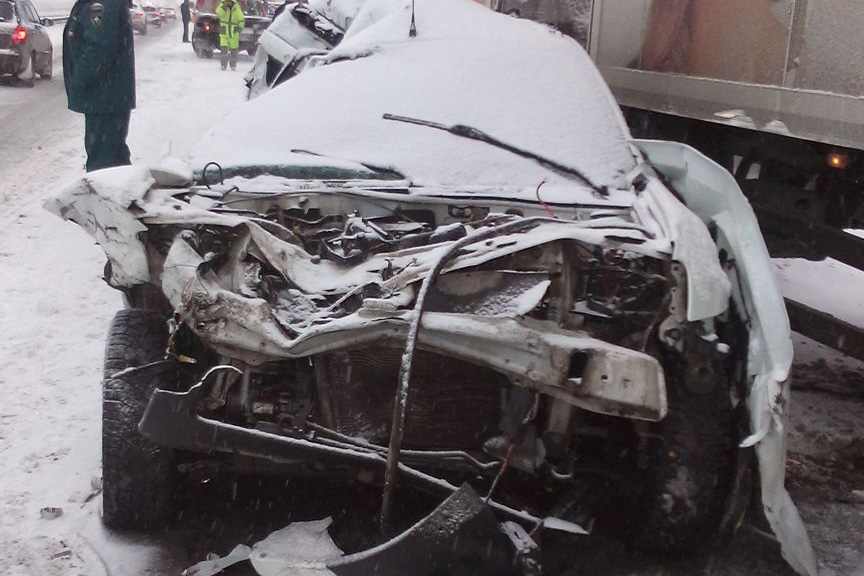 На трассе Екатеринбург-Тюмень произошло столкновение трех машин