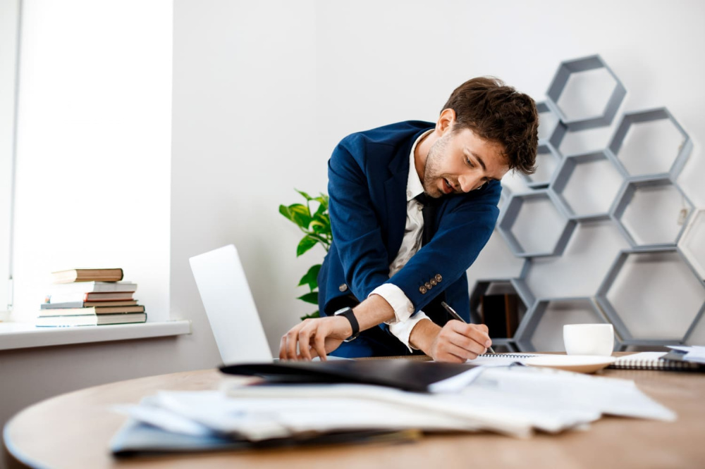 Эксперт Котлярова назвал, какие права есть у работника при претензиях к внешнему виду | Права работника при претензиях к внешнему виду — коротко и ясно Эксперт Котлярова назвал, какие права есть у работника при претензиях к внешнему виду | Права работника при претензиях к внешнему виду — коротко и ясно