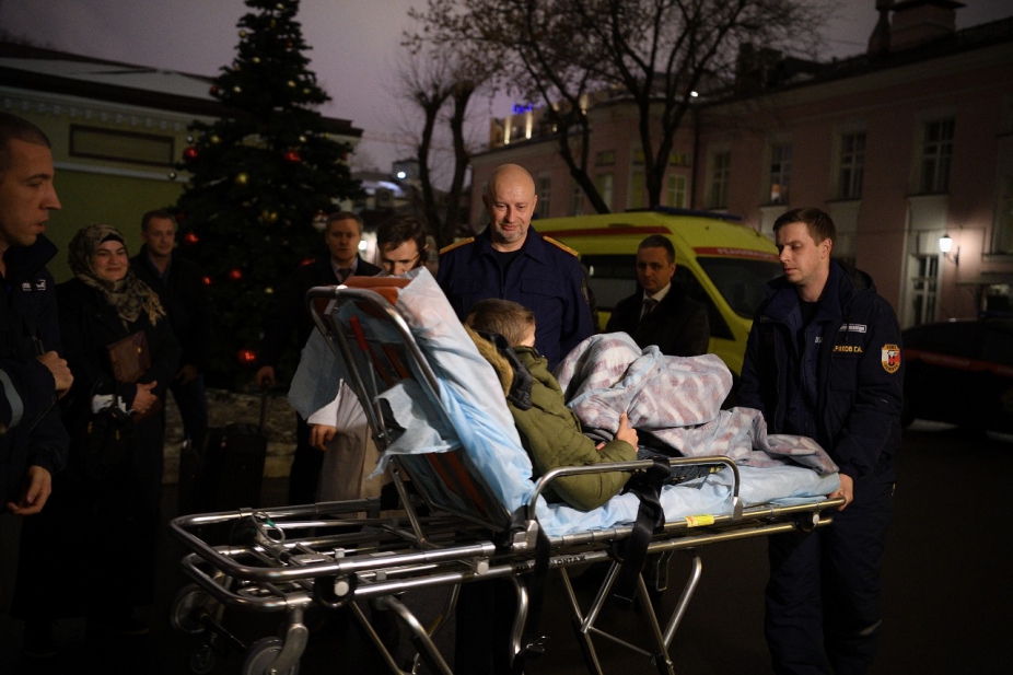 При содействии СК России и других профильных ведомств на лечение в Москву доставлен раненый ребенок из Сирии