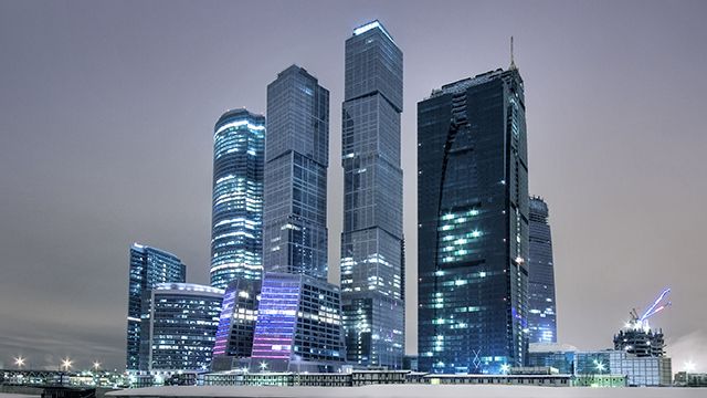 Поездка от одной башни "Москва-Сити" к другой на такси обошлась женщине в 2 млн рублей