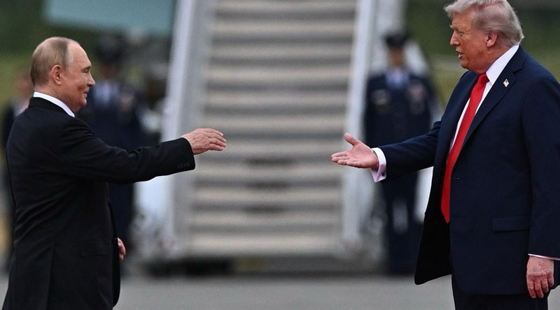 Трамп обсудил с Путиным возможность встречи с Зеленским и прямые переговоры России и Украины | Зеленский впервые допускает обмен территориями после разговора с Трампом