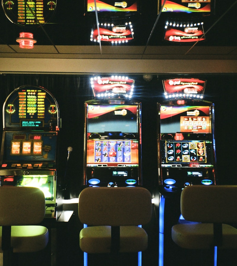 Полиция пресекла незаконную игорную деятельность в Санкт-Петербурге: изъяты десятки игровых автоматов