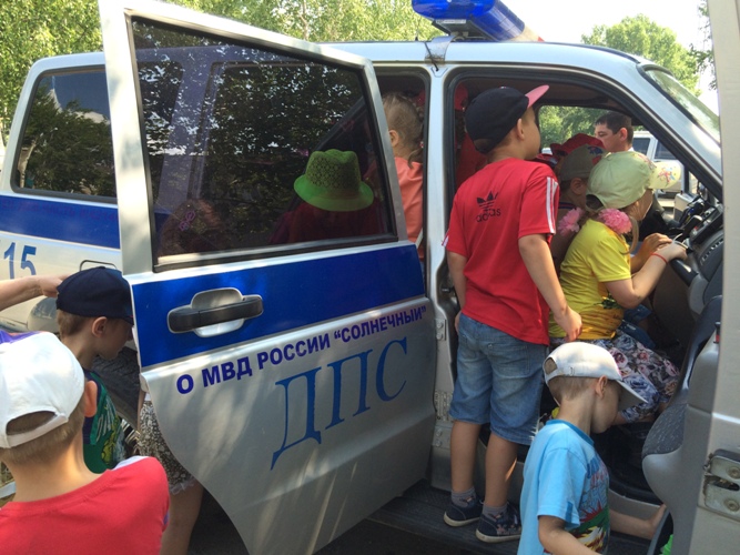 Госавтоинспекция Солнечного района провела экскурсию для будущих первоклассников