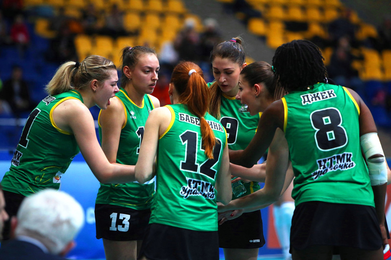 «Уралочка-НТМК» добывает важное очко в матче против «Динамо»